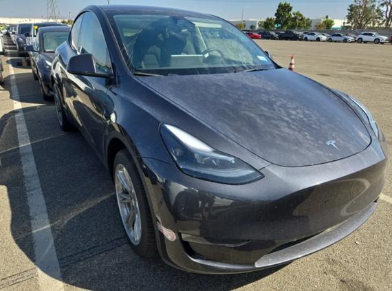 TESLA MODEL Y 2024 7SAYGDEE3RA252477 image
